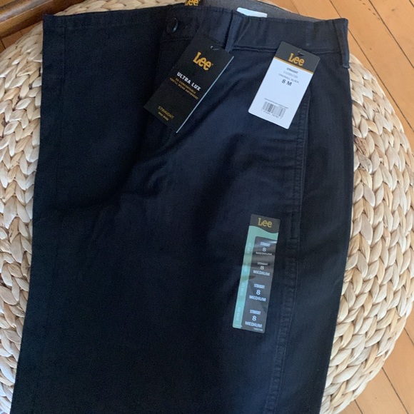 NWT Lee Women’s Ultra Lux Mid Rise Relaxed Straight Leg Black Pants. - Picture 4 of 6